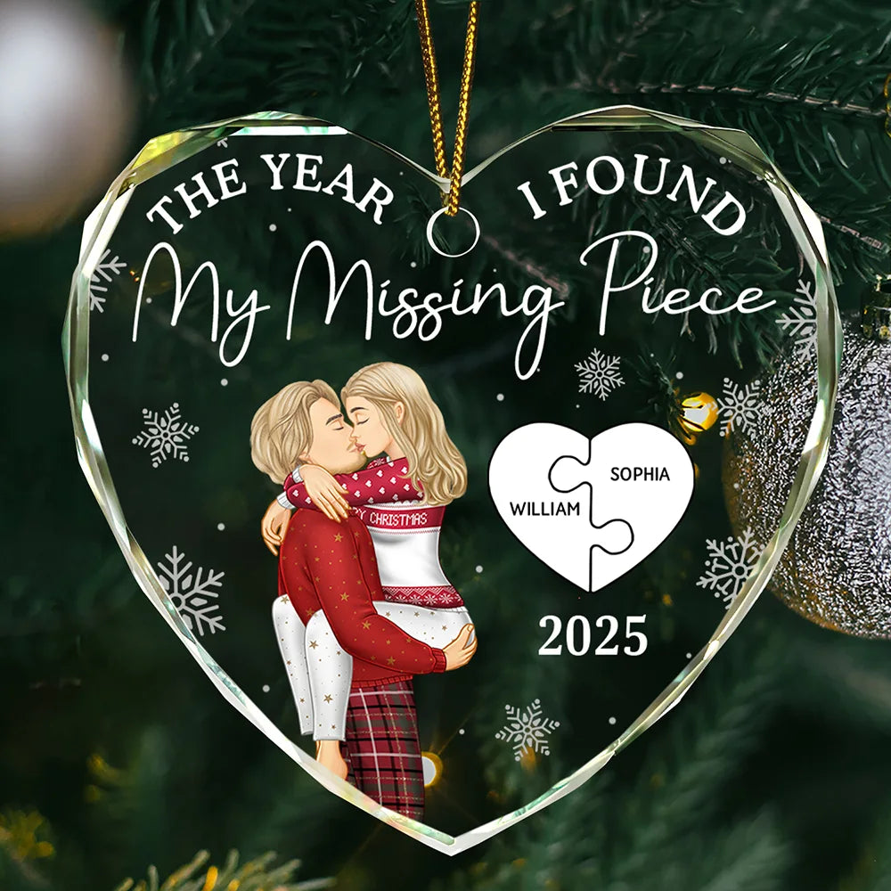 The Year I Found My Missing Piece Kissing Couples - Personalized Heart Shaped Glass Ornament